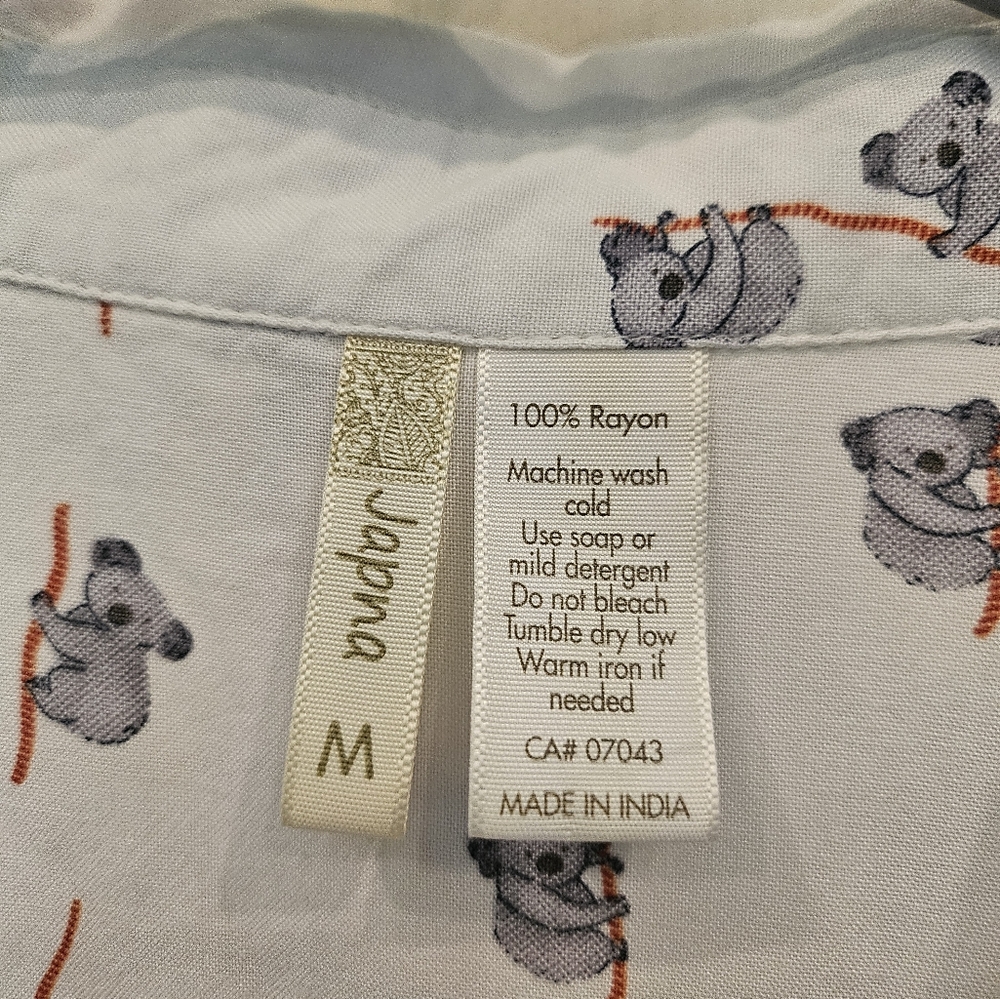 Koala blouse ๐จ๐ - Picture 4 of 9